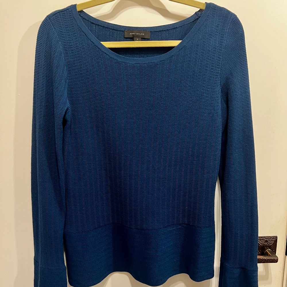 Ann Taylor Aquamarine Flare Sleeve Sweater-M